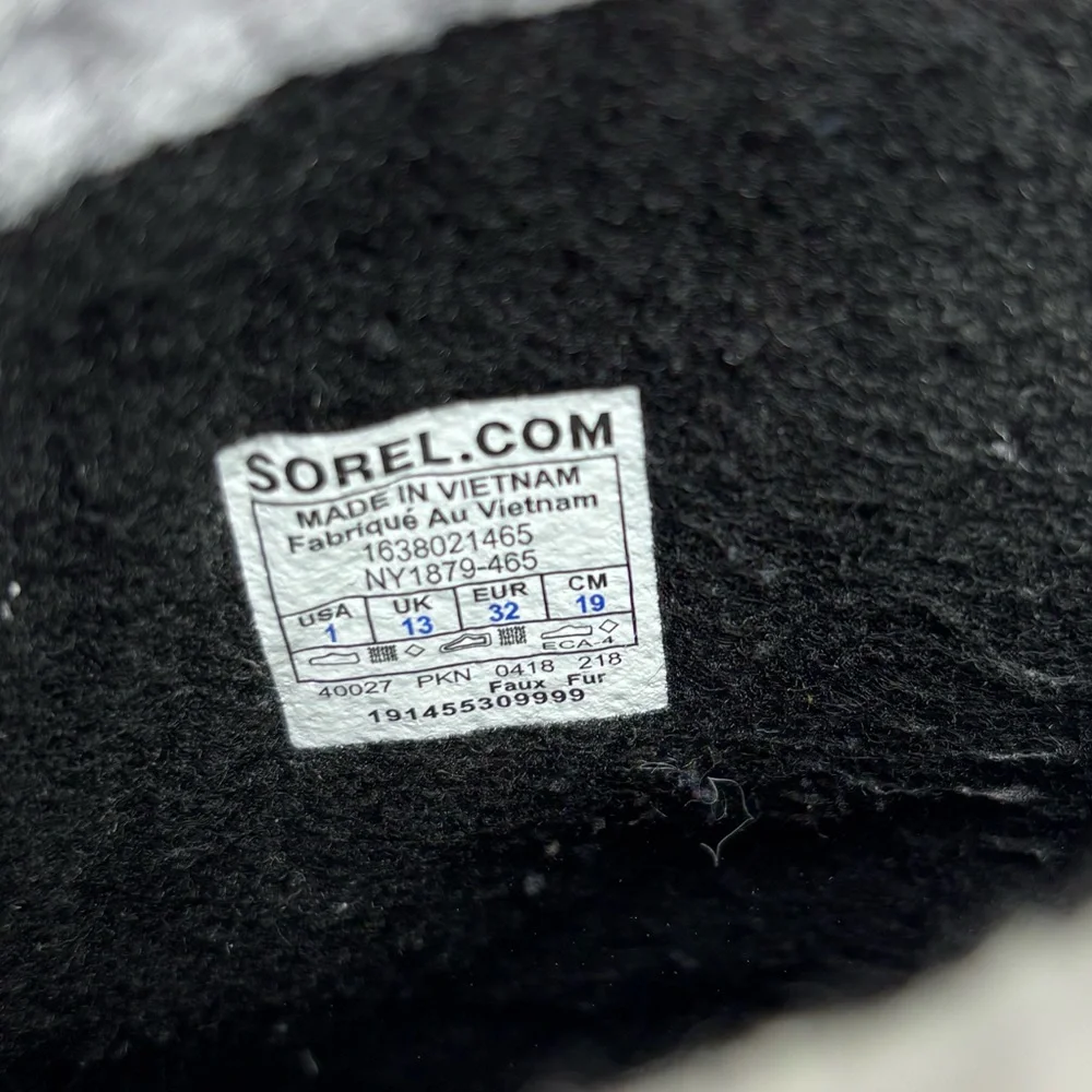 Sorel Kids Navy and Bright Blue Lace Winter Boots, SZ 1 for little boy, box 21